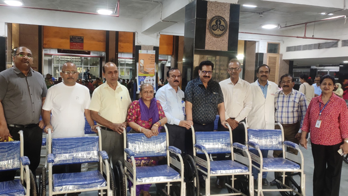 Shri Shiv Kanwar Mahasangh Charitable Trust Donates 15 Wheelchairs to PGI, Another Supporter Donates 1 Lakh Rupees for Medicines for Poor Patients